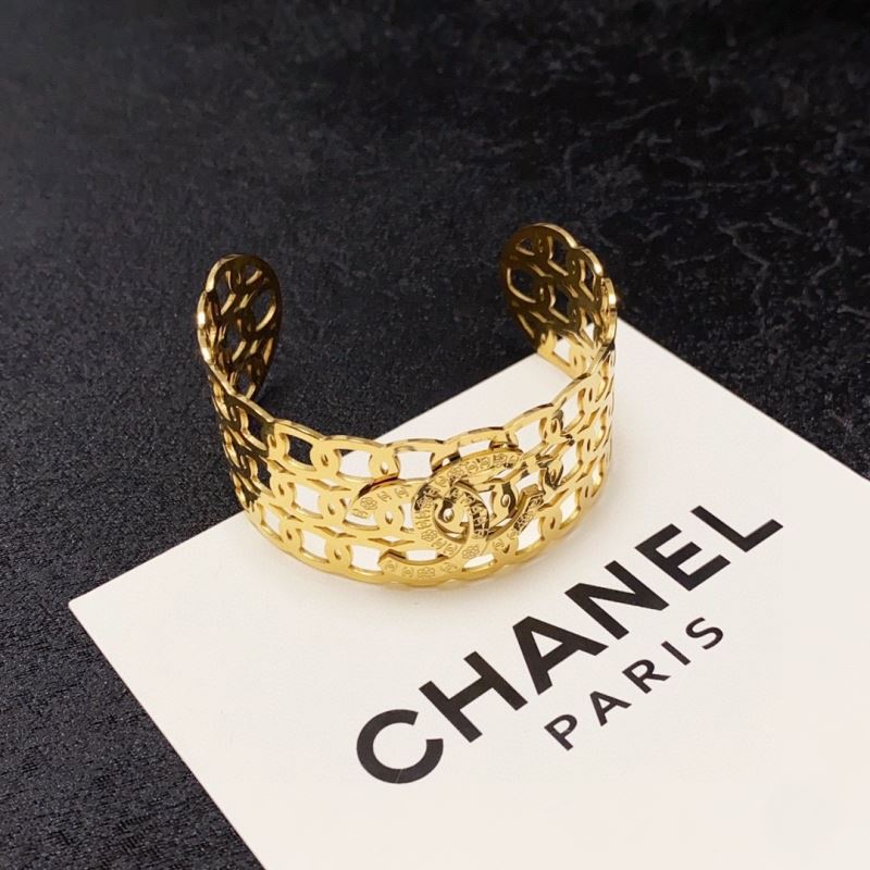 Ch**el bracelets